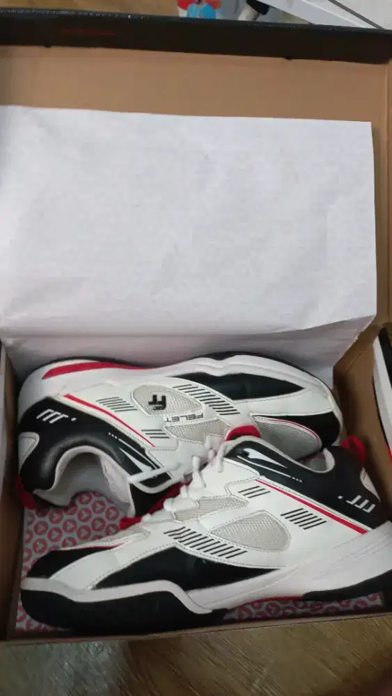 Sepatu felet badminton BS 961