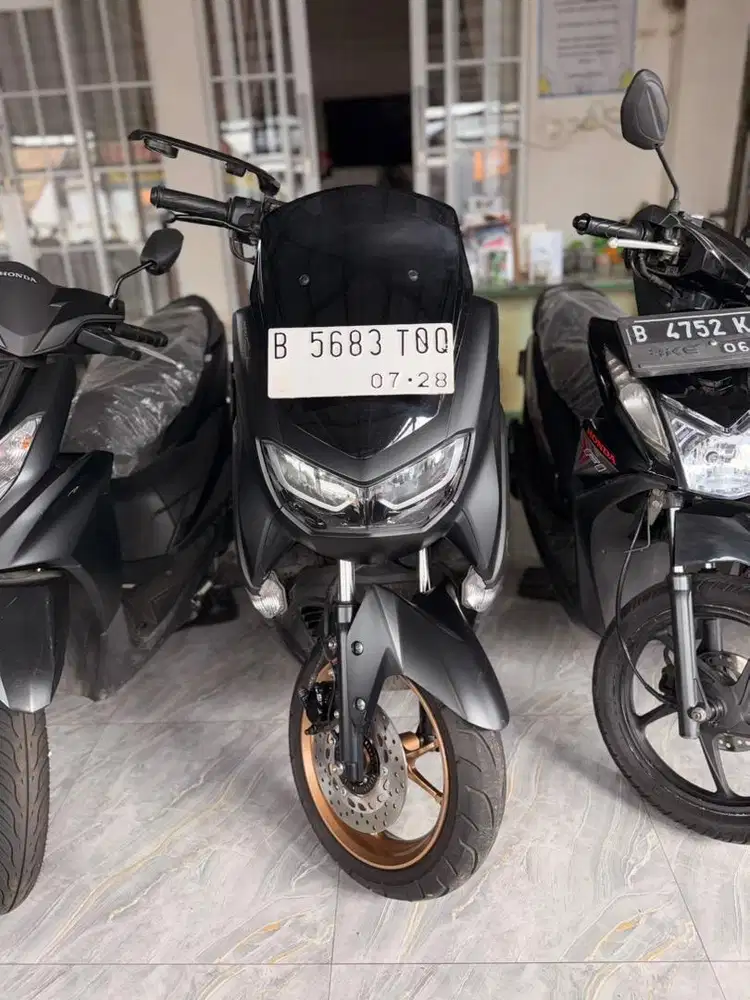NMAX CONNECTED KEYLESS 2023 hitam doff
