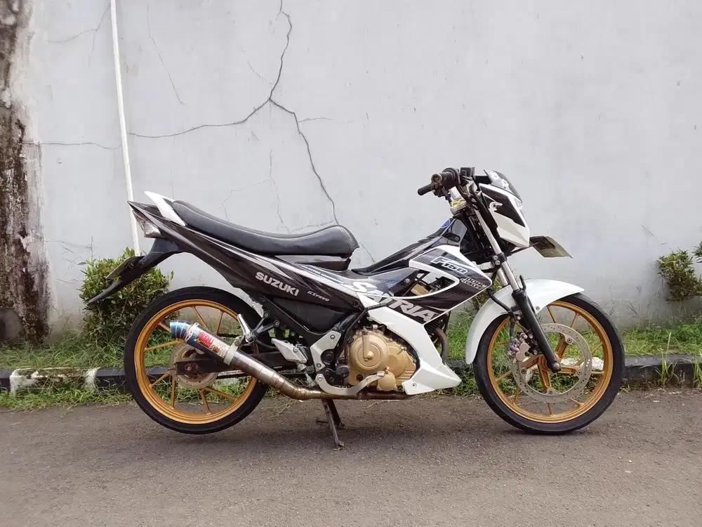 Di jual Suzuki satria fu 150cc 2013 surat lengkap