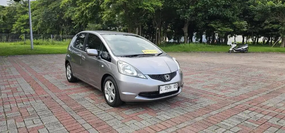 Low Kilometer 30rban asli!!Jazz S Matik th 2008/09 silverstone tgn1 L