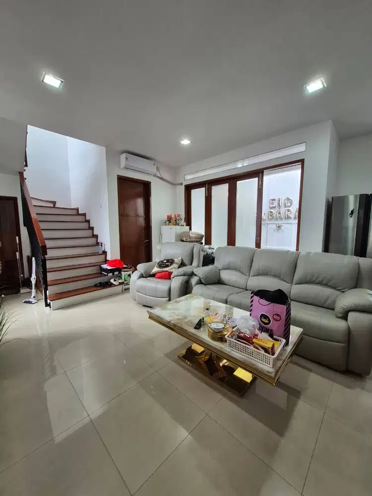 Dijual Rumah Strategis Dgn 2 Lantai di Bintaro Tangsel LH-16922
