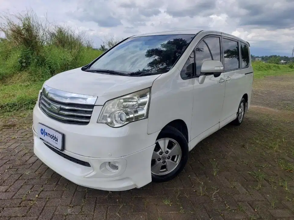 Toyota Nav1 2.0 V Bensin-AT 2013 Putih DKQP