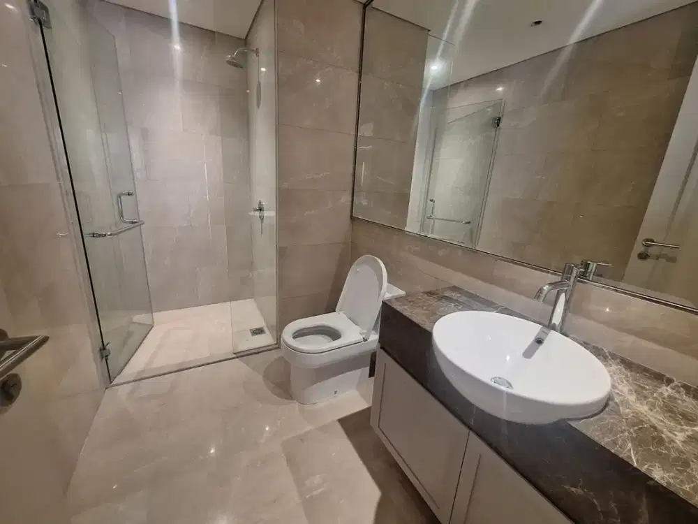 DISEWAKAN APARTEMEN MEWAH ONE ICON 2 BR DIATAS TUNJUNGAN PLAZA FULL FURNISHED