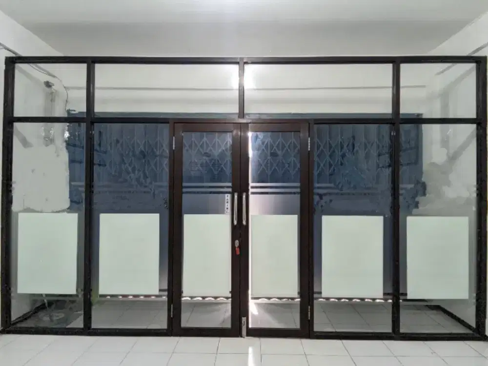 Sekat Ruangan Kaca Alumunium