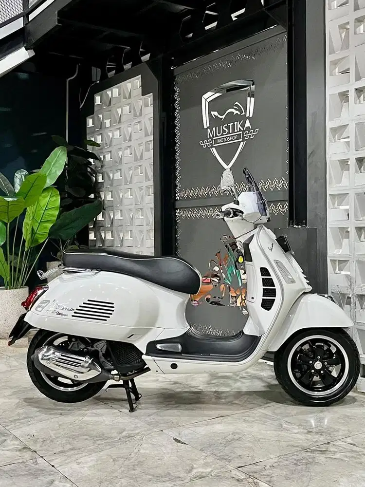 Stok Terbatas!!Vespa GTS 150 ABS Super th 2021 - Ayu Mustika