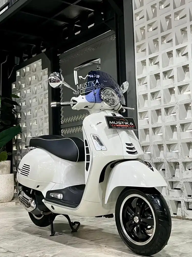 Stok Terbatas!!Vespa GTS 150 ABS Super th 2021 - Ayu Mustika
