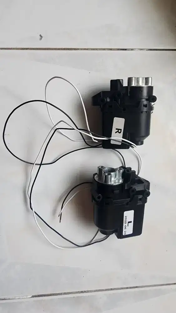 Motor retrack spion mobil