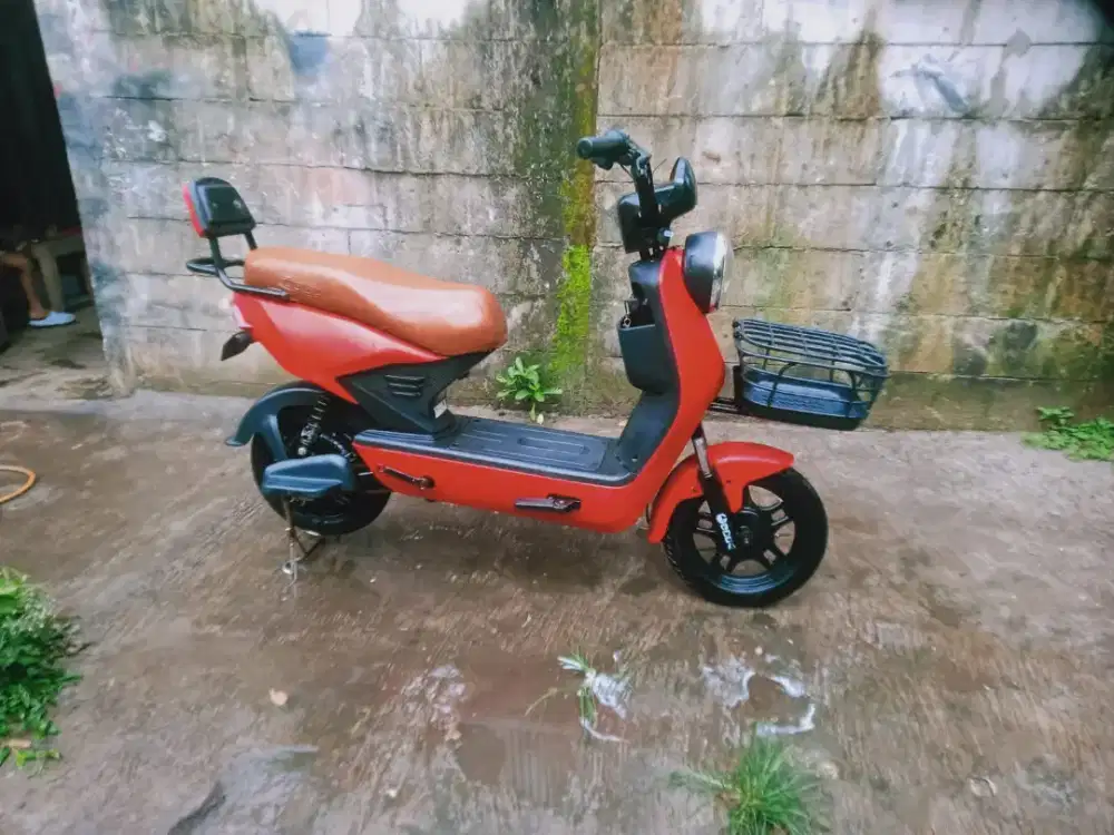 Sepeda listrik merek goda kondisi normal gda minus