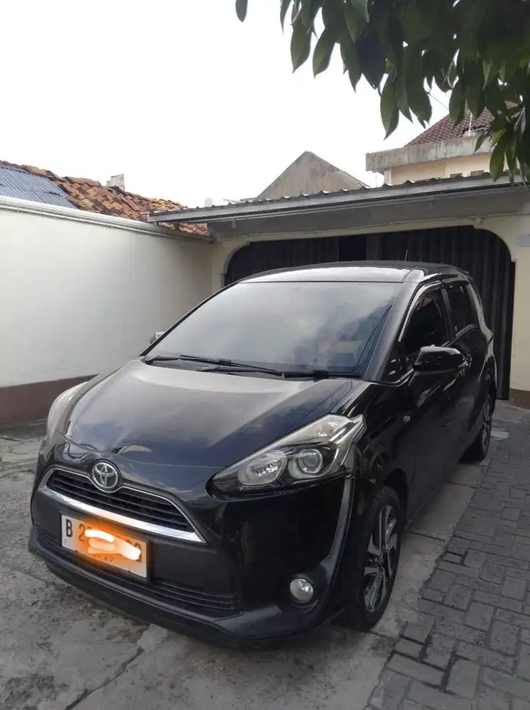 Sienta v matic tahun 2017 cash 157jt jual cepat jual bu