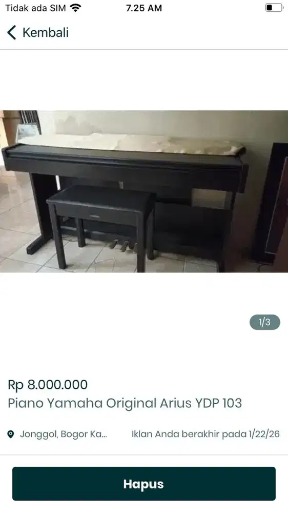 Piano YAMAHA Arius Hitam