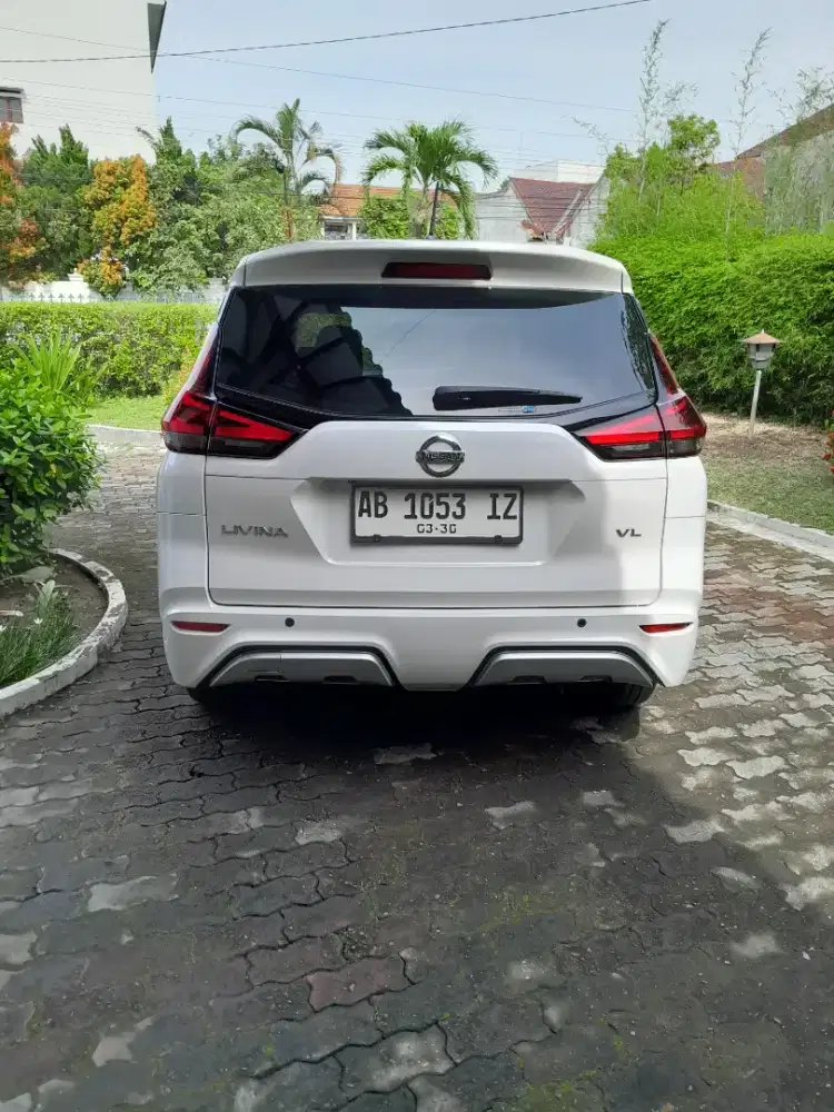 Jual Livina VL putih
