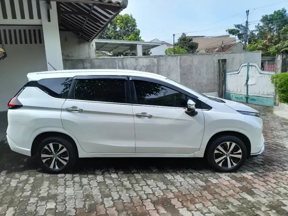 Jual Livina VL putih