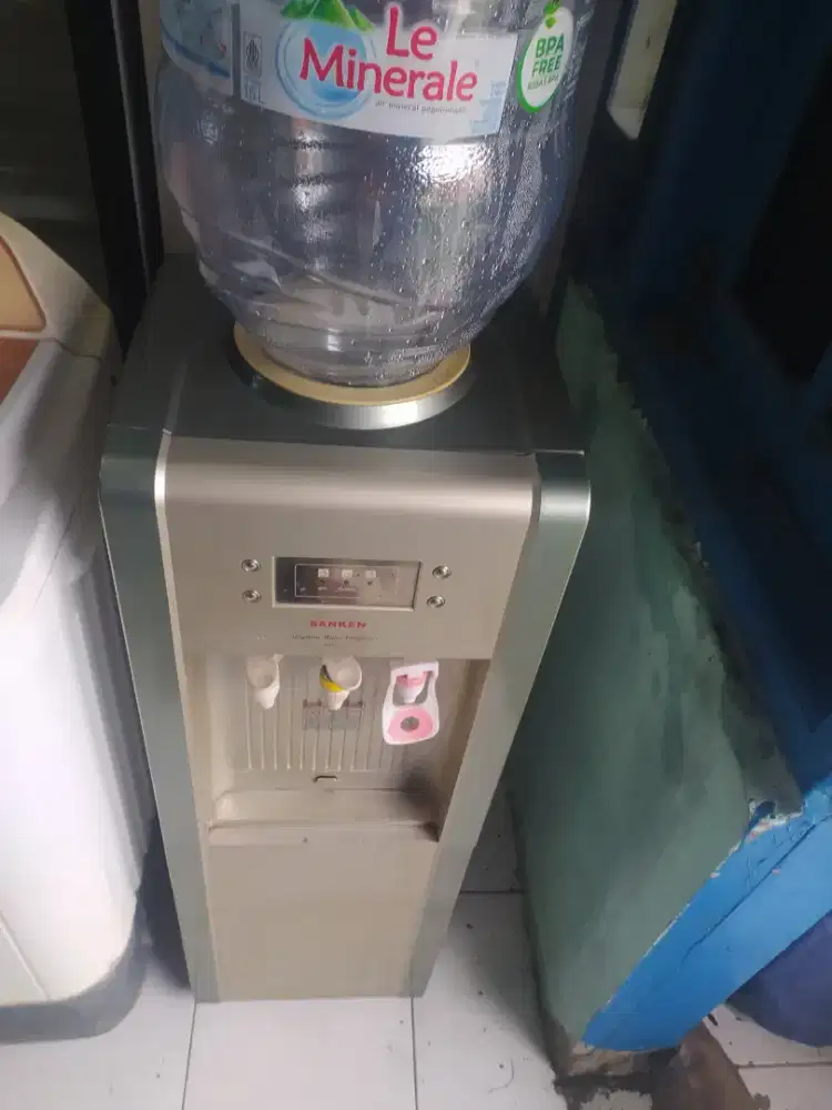 Jual water dispenser merek Sanken hwd 737