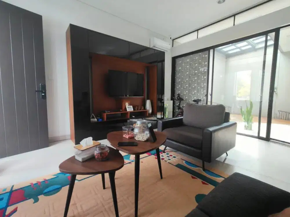 Disewakan Rumah Flora Summarecon Bandung Full Furnished.