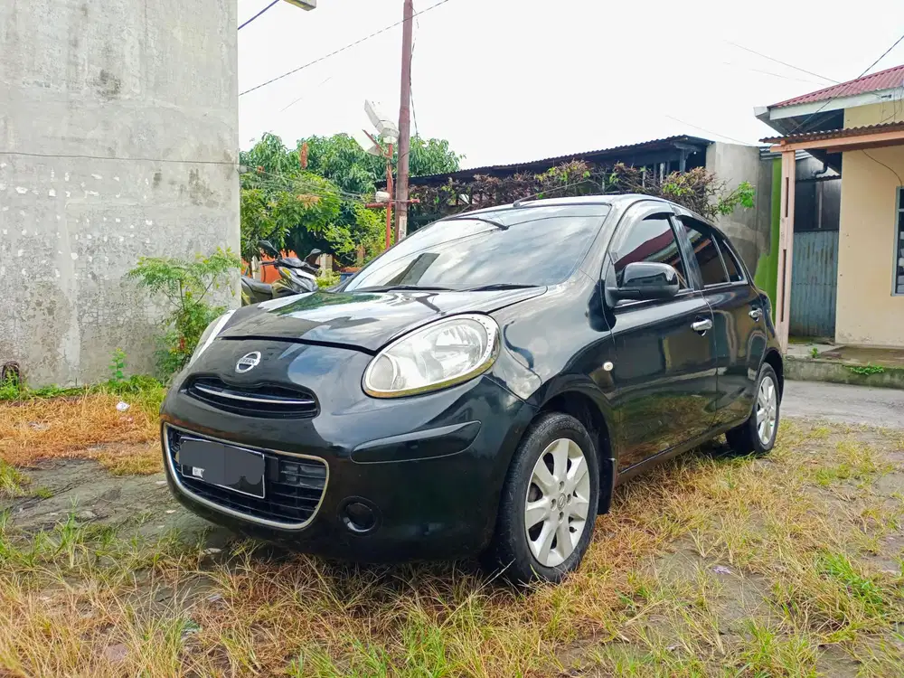 Nissan March 2011 Bensin