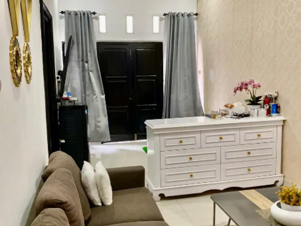 Dijual cepat sangat bagus terawat 2.5lantai Catalina Gading Serpong