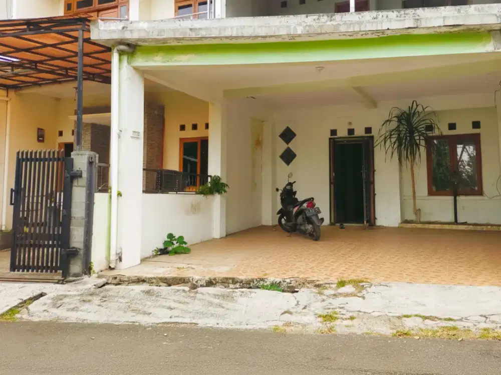 Jual Rumah 2 lantai di Pinus Regency Soekarno Hatta Bandung