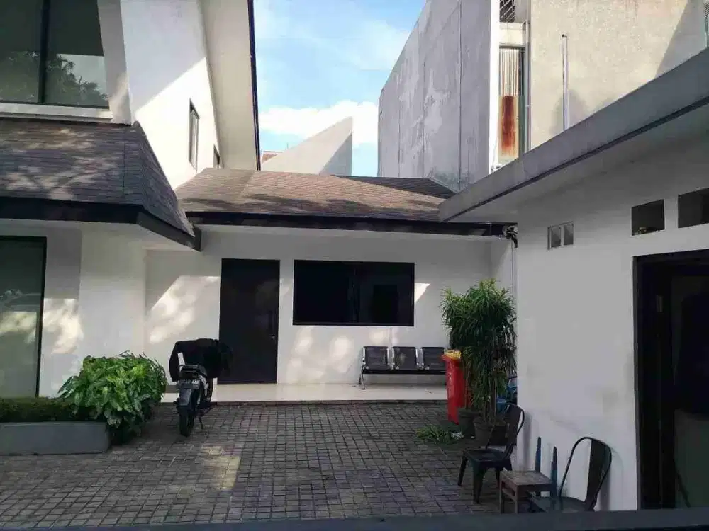 Disewakan Rumah di Area Premium Pakubuwono Cocok Untuk Kantor
