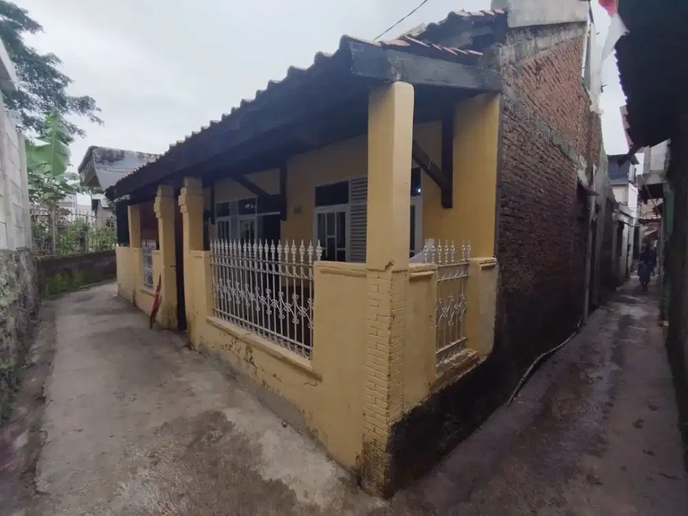 Dijual Rumah Kost di Kota Bandung, ada 7 Kamar Tidur, Terawat Siap Huni