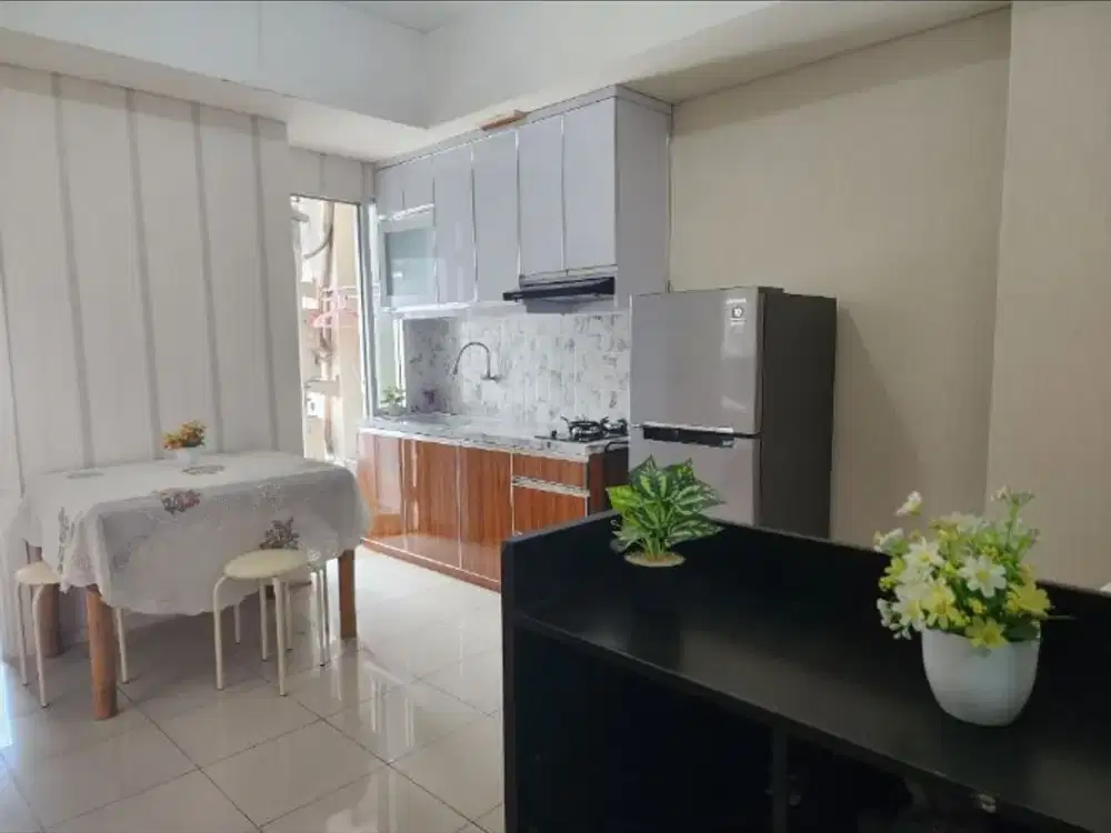 disewa apartemen green lake sunter,2BR fully furnished,view danau,hadap timur,AC 2 dan waterheater,best view