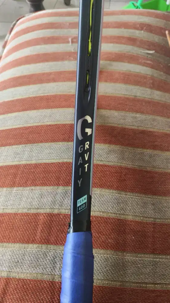 Raket tenis bekas head gravity Team 2023