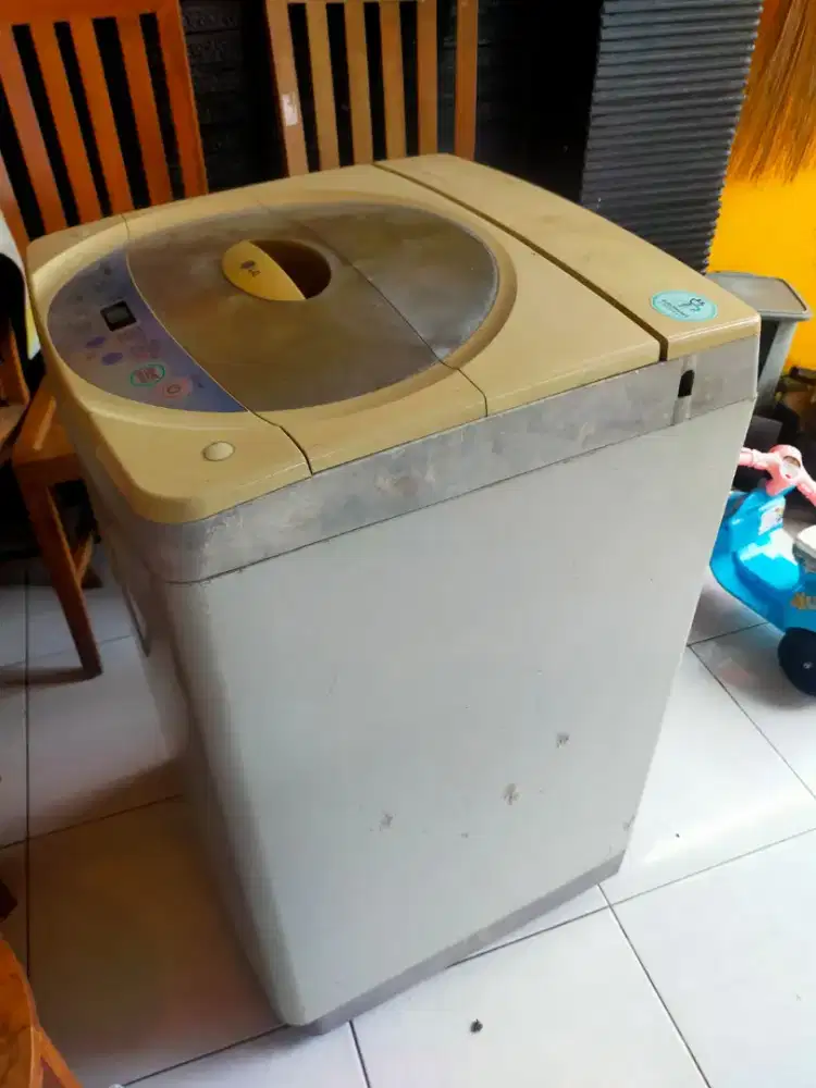 Mesin cuci 1 tabung LG
