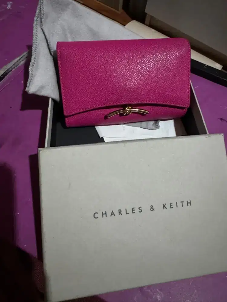 Dompet Charles & Keith Ori store