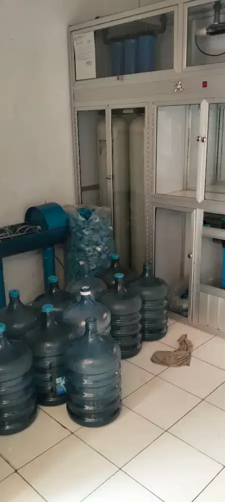 Perlengkapan depot air isi ulang