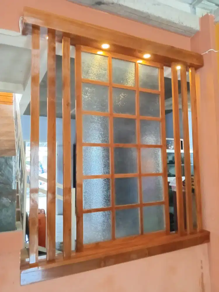 Sekat ruangan kayu jati