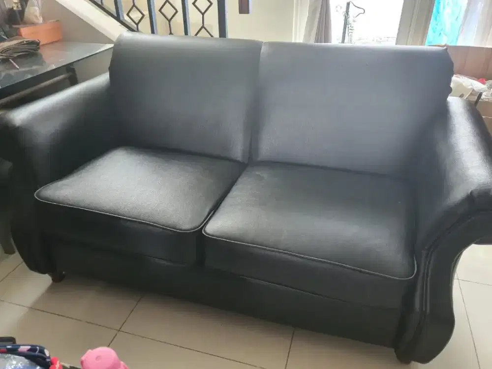 Dijual Rugi Sofa Informa Cantik Seperti Baru