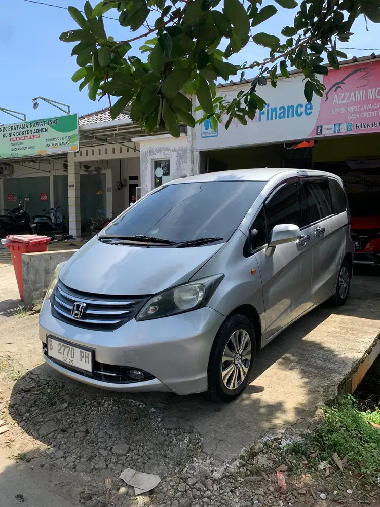 Honda Freed 2010 Bensin