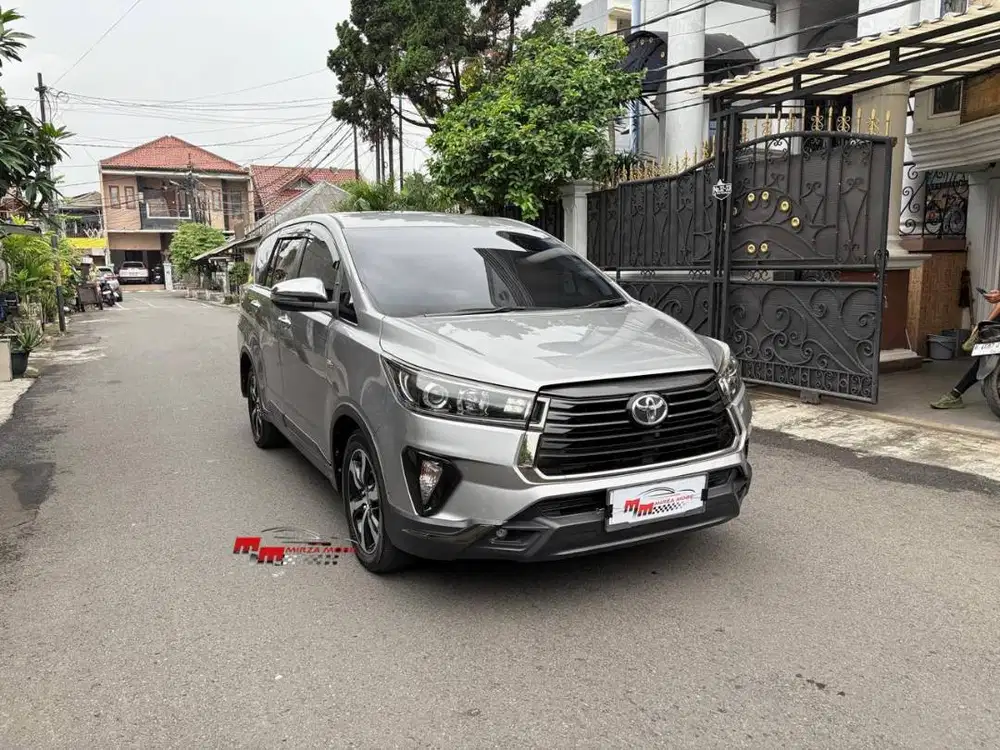 Toyota Innova Venturer Facelift 2.0 AT 2020 Silver
