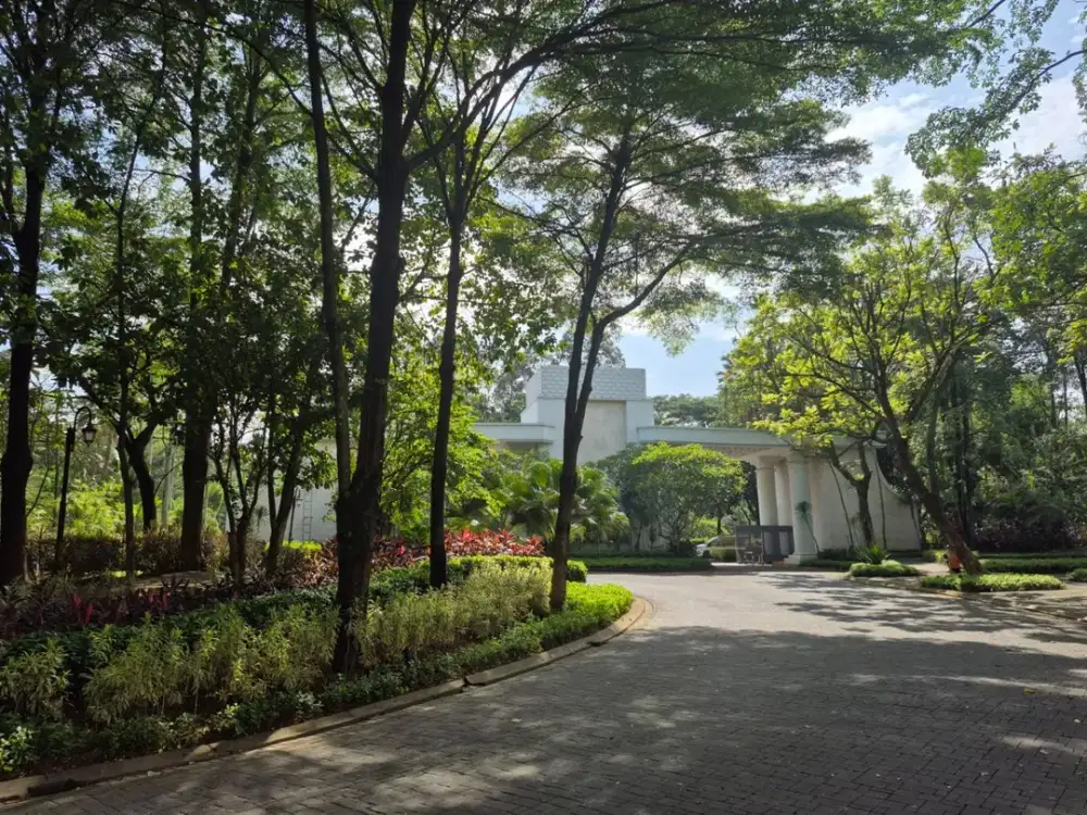 Rumah Di De Park BSD Tangerang 2 Lantai Luas Tanah 680 m2 SHM Full Furnished