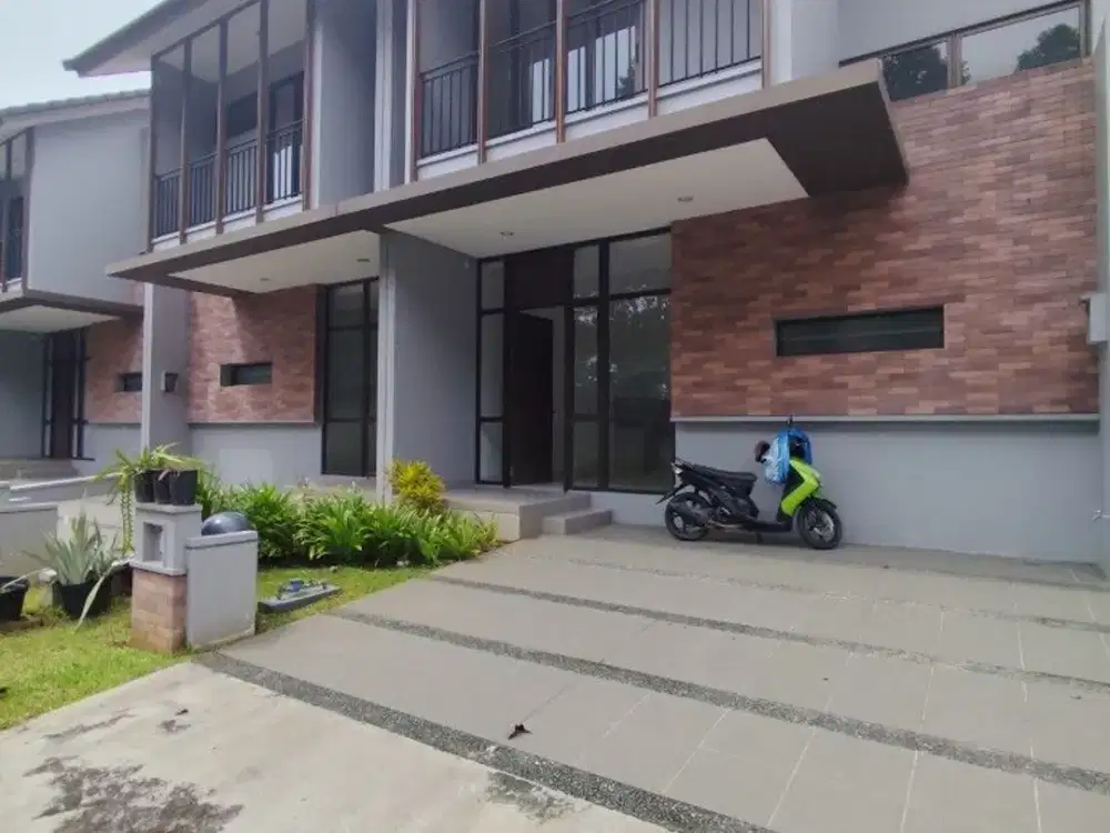 Rumah Balkon Ukuran 7X15 di Dakota Suvarna Sutera Tangerang 1KA00003