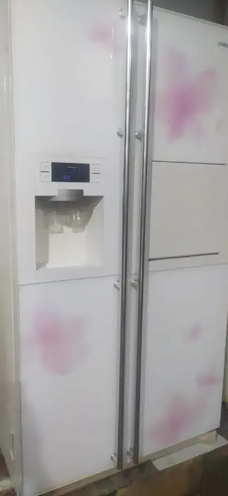 Kulkas SBS Samsung ice maker