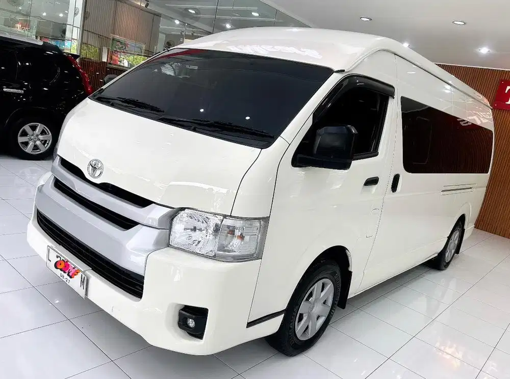 HI ACE 2.5 COMMUTER DSL MANUAL 2022.Km 69 RIBU