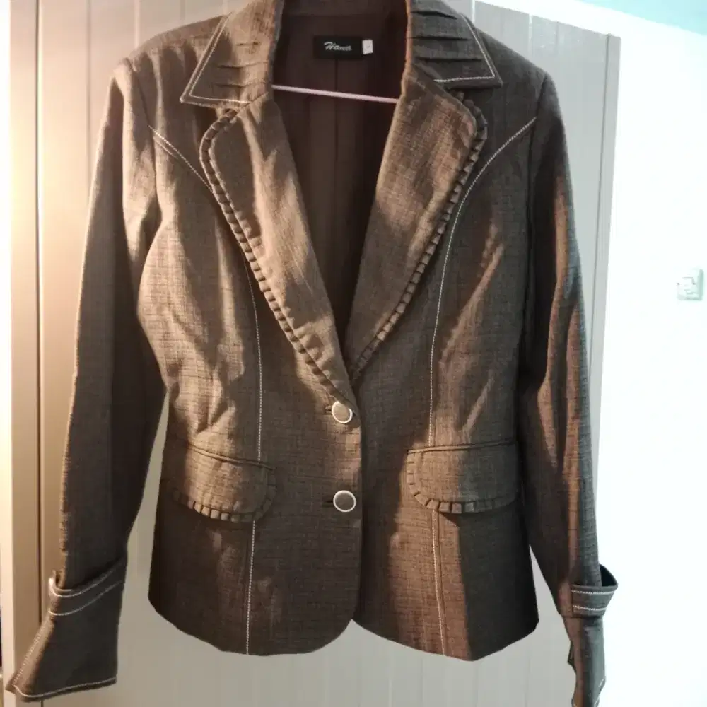 Blazer kantor layak pakai ukuran M