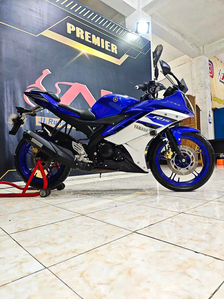 R15 V2 racing blue km.10rb asli motor simpanan.Anugerah motor rungkut