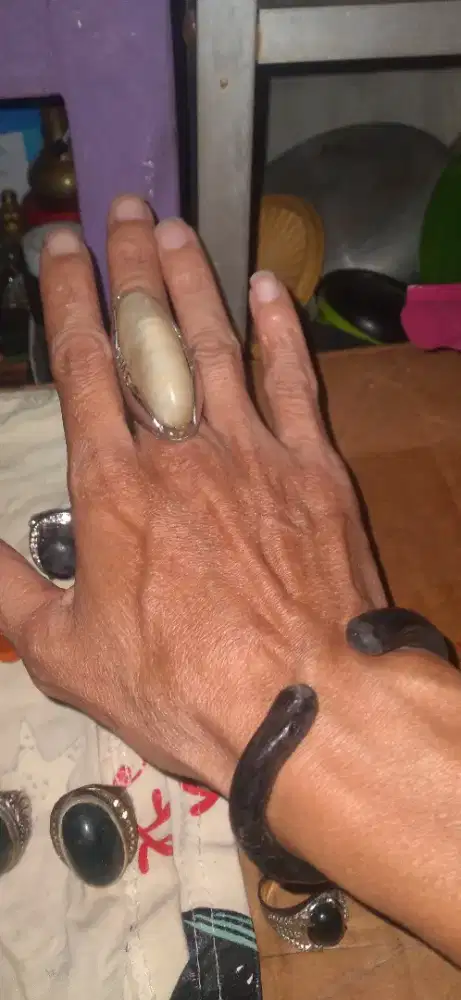 Batu akik. Bentuk pandan.