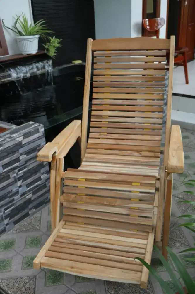 Kursi santai kayu jati