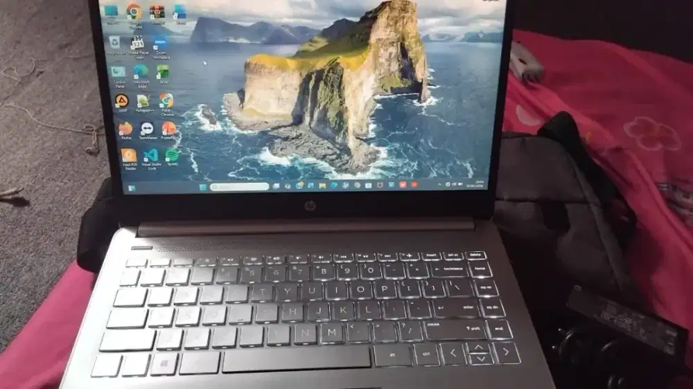 Laptop merk HP 2024