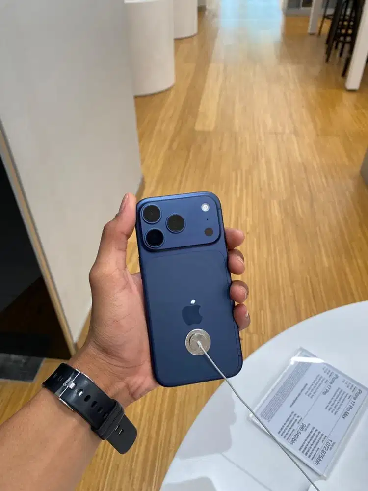 Iphone 17 promax 256 GB DEEP BLUE