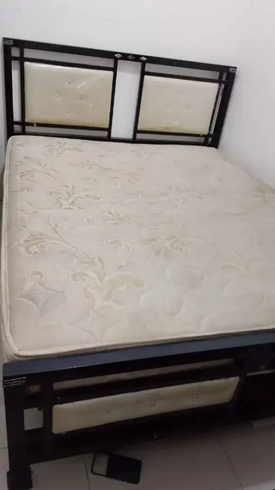 Dijual Dipan+Kasur Second