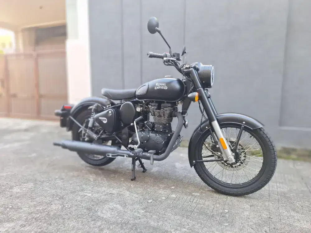 Royal Enfield 500 ABS Special Stealth Black