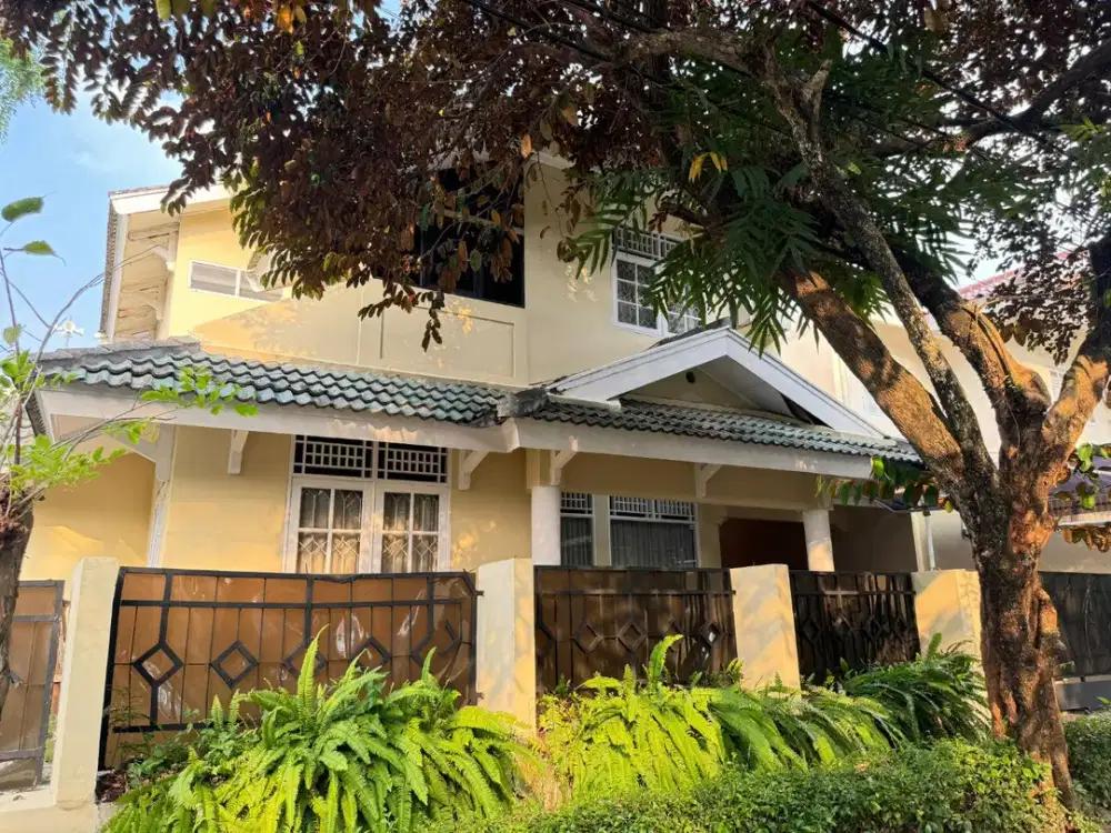 Rumah Hook Siap Huni Depan Taman di Bintaro Tangsel WT-16985