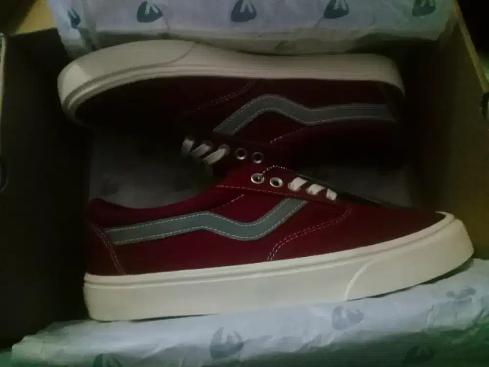 ventela low maroon