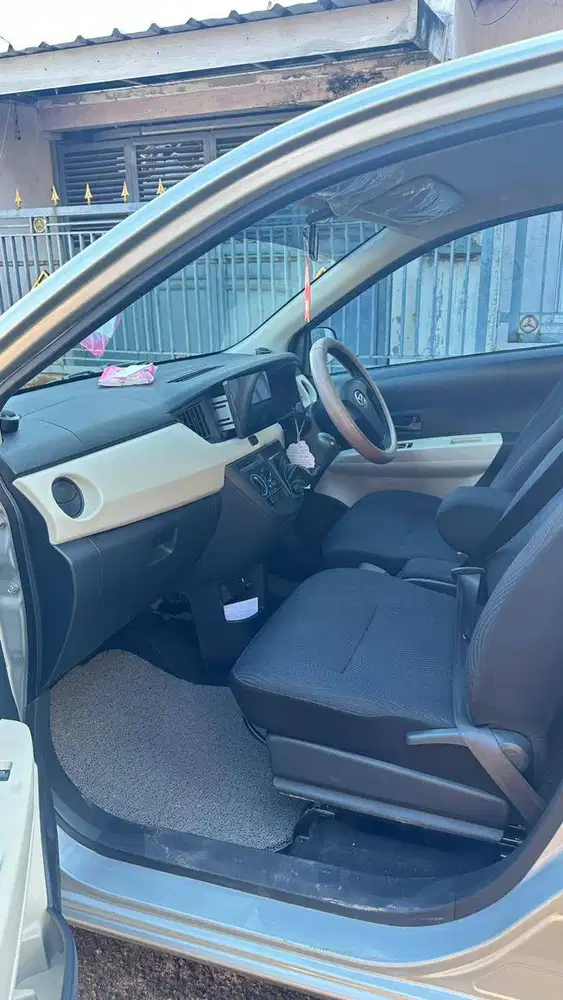 Daihatsu Sigra type M manual