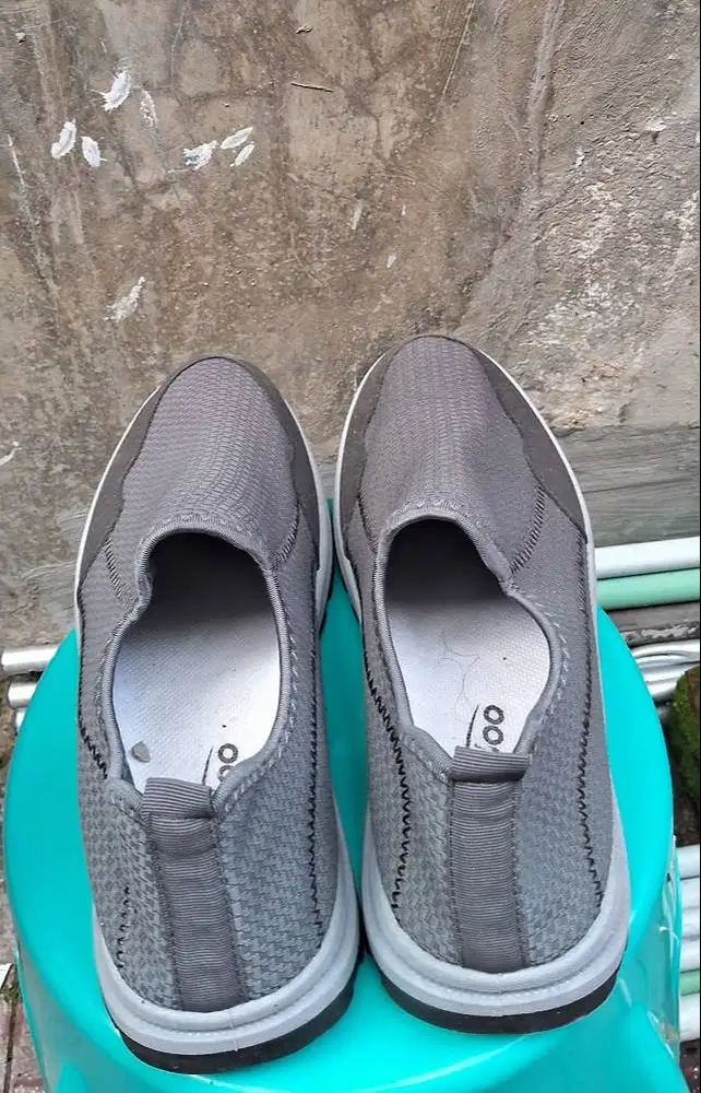 Sneakers slip-on Leedoo abu-abu uk 43