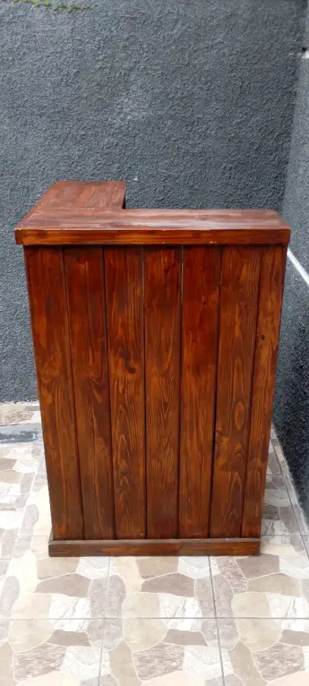 Dijual meja kasir kayu