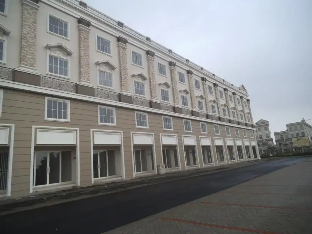 Disewakan  Ruko Green Lake City Ruko CBD Hadap LA VELLA & GRAND LUCKY